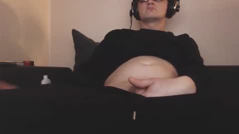 Snapshot of mcmike_es chatting on 12.30.24 Mike online show from 12.30.24