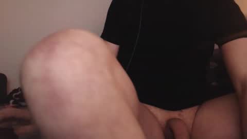 Snapshot of mcmike_es chatting on 12.31.24 Mike online show from 12.31.24