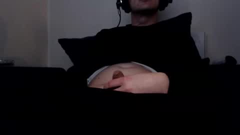 Snapshot of mcmike_es chatting on 01.03.25 Mike online show from 01.03.25