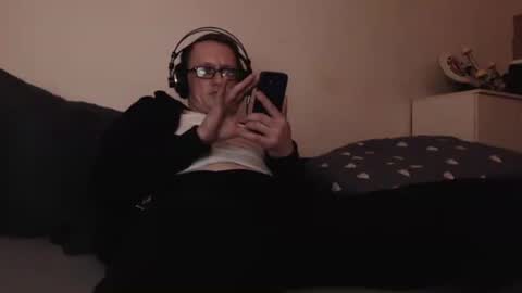 Snapshot of mcmike_es chatting on 01.25.25 Mike online show from 01.25.25