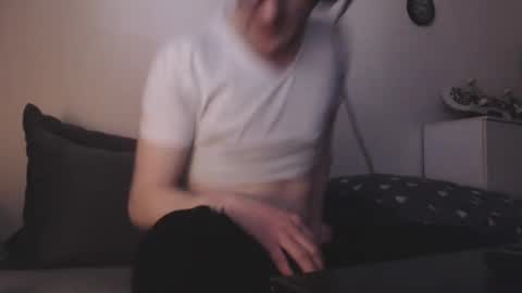 Snapshot of mcmike_es chatting on 02.01.25 Mike online show from 02.01.25