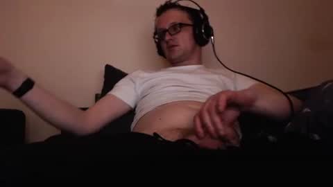 Snapshot of mcmike_es chatting on 02.15.25 Mike online show from 02.15.25