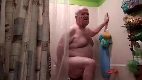 Snapshot of mcwire4 chatting on 01.01.25 mcwire4 online show from 01.01.25