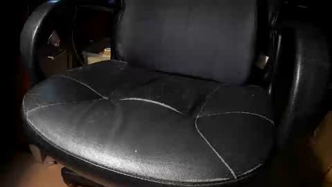 Snapshot of mcwire4 chatting on 10.22.25 mcwire4 online show from 10.22.25