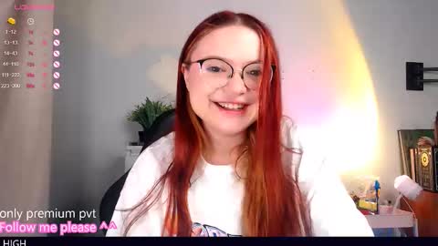 Snapshot of me_hanna chatting on 10.02.25 Hanna online show from 10.02.25