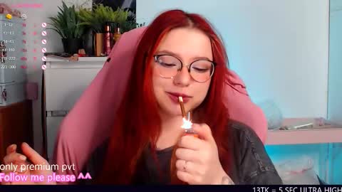 Snapshot of me_hanna chatting on 11.10.25 Hanna online show from 11.10.25