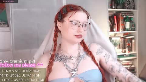 Snapshot of me_hanna chatting on 05.06.26 Hanna online show from 05.06.26