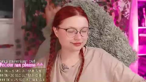Snapshot of me_hanna chatting on 06.15.26 Hanna online show from 06.15.26