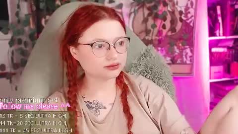 Snapshot of me_hanna chatting on 06.17.26 Hanna online show from 06.17.26