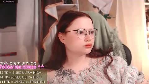 Snapshot of me_hanna chatting on 06.30.26 Hanna online show from 06.30.26