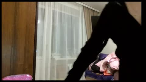 meadoweyes_ online show from 12.04.25