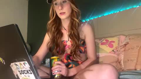 Snapshot of meadowmoon3 chatting on 11.20.25 meadowmoon3 online show from 11.20.25