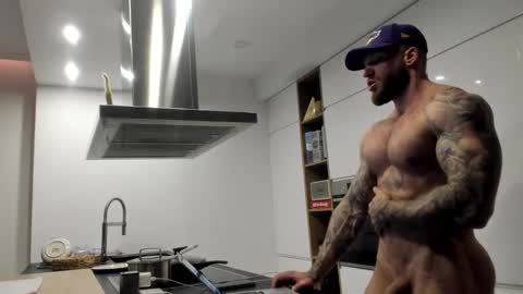 Snapshot of mealphamale chatting on 12.03.24 Alpha Male online show from 12.03.24