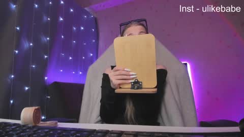 Snapshot of meandmaboy chatting on 12.01.24 Anna online show from 12.01.24