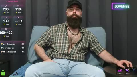 Snapshot of meaty_roll chatting on 03.28.26 Meaty Roll online show from 03.28.26