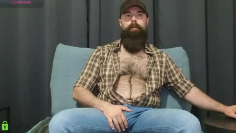 Snapshot of meaty_roll chatting on 04.22.26 Meaty Roll online show from 04.22.26