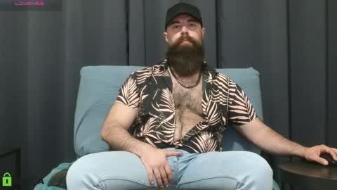Snapshot of meaty_roll chatting on 04.27.26 Meaty Roll online show from 04.27.26