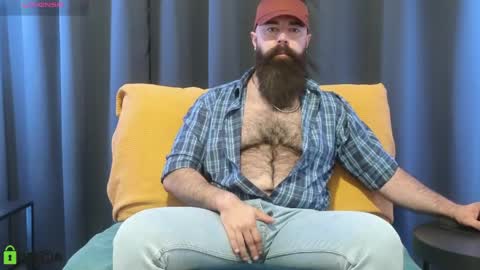 Snapshot of meaty_roll chatting on 05.19.26 Meaty Roll online show from 05.19.26
