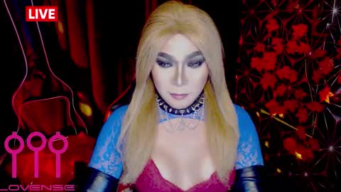 THE QUEEN ALPHA   Queen Medusa Prey online show from 11.16.25