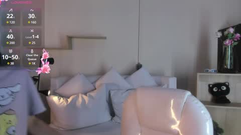 Snapshot of meelanny_ds chatting on 01.24.25   online show from 01.24.25