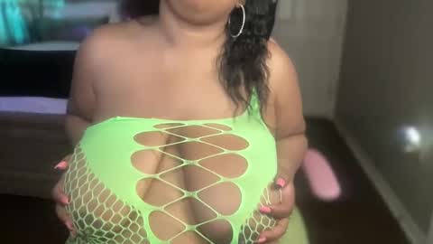 Snapshot of meetsouthernpeach chatting on 03.09.25 Southern Peach online show from 03.09.25