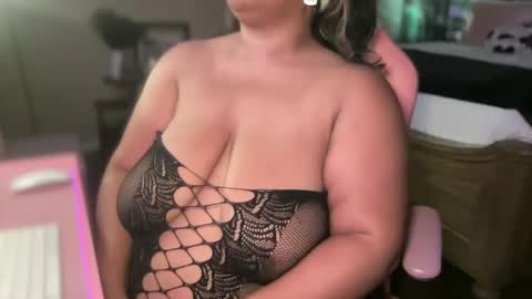 Snapshot of meetsouthernpeach chatting on 10.01.25 Southern Peach online show from 10.01.25