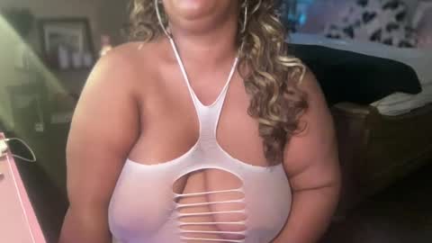 Snapshot of meetsouthernpeach chatting on 10.08.25 Southern Peach online show from 10.08.25