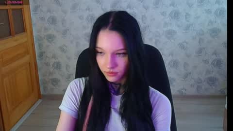 Snapshot of mefwhore chatting on 03.10.25 mefwhOre online show from 03.10.25
