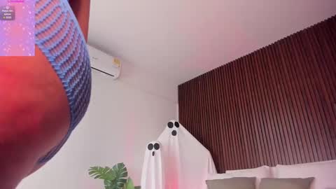 Snapshot of megan__88 chatting on 10.05.25 megan online show from 10.05.25