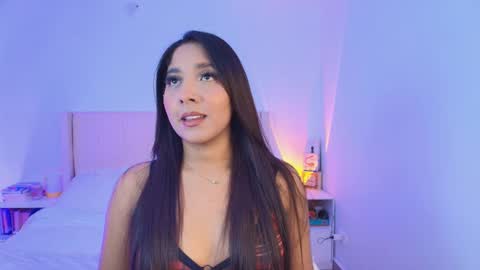 Snapshot of megan_ale chatting on 11.07.25 megan ale online show from 11.07.25