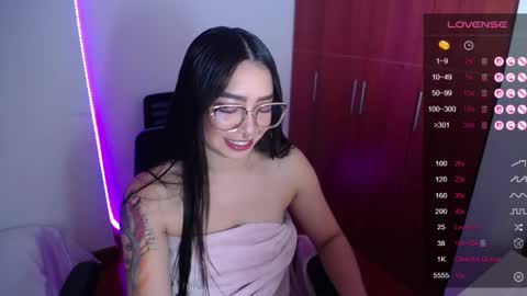 Snapshot of megan_bluee_ chatting on 03.09.25 Megan Bluee online show from 03.09.25