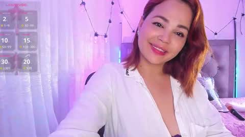 Snapshot of megan_danger_ chatting on 12.21.24 megan_danger_ online show from 12.21.24