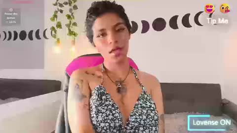 Snapshot of megan_hottts chatting on 01.06.26 megan_hottts online show from 01.06.26