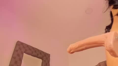 Snapshot of megan_leal1 chatting on 12.02.24 online show from 12.02.24