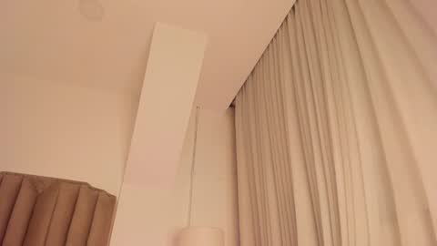 Snapshot of megan_leal1 chatting on 12.02.24 online show from 12.02.24