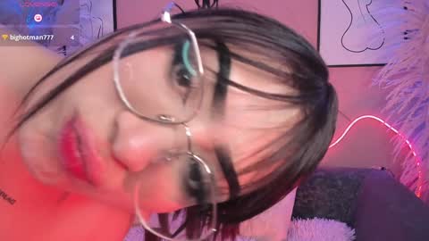 Snapshot of megan_moore__ chatting on 12.19.24 online show from 12.19.24