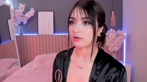 Snapshot of megan_moore__ chatting on 02.14.25 online show from 02.14.25