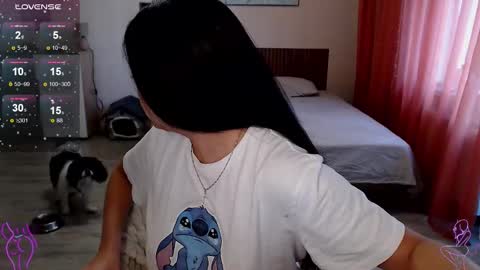 Snapshot of megan_nilson chatting on 10.12.25 Megan online show from 10.12.25