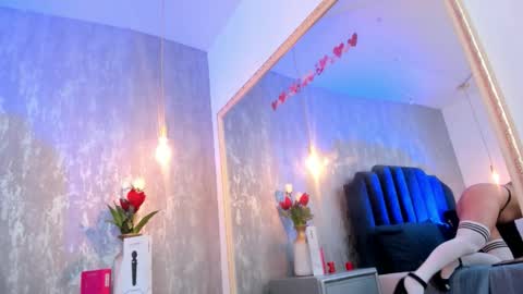 Snapshot of megan_star04 chatting on 11.13.25 Isis ariany online show from 11.13.25