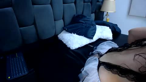 Snapshot of megan_sweet_1 chatting on 01.28.25 megan_sweet_1 online show from 01.28.25