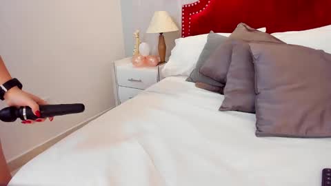 Snapshot of megan_sweet_1 chatting on 02.13.25 megan_sweet_1 online show from 02.13.25