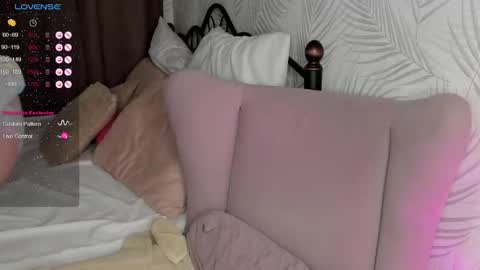 Megan Mon Fri  1600-2200pm Tue Wen Sat 0900-1600pm online show from 12.27.24