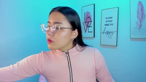 Snapshot of megan_vwv chatting on 12.08.24 megan online show from 12.08.24