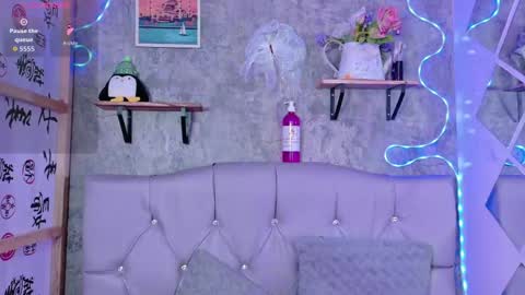 Snapshot of megan_xoxo1 chatting on 12.04.25 Megan online show from 12.04.25