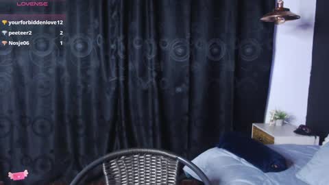 M E G A N   online show from 12.04.24