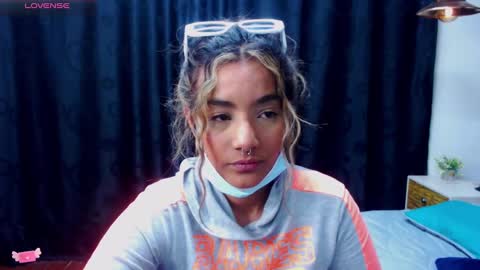 M E G A N   online show from 12.08.24