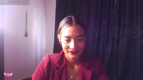 M E G A N   online show from 12.20.24