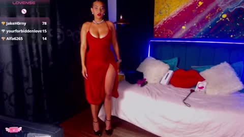 M E G A N   online show from 12.22.24