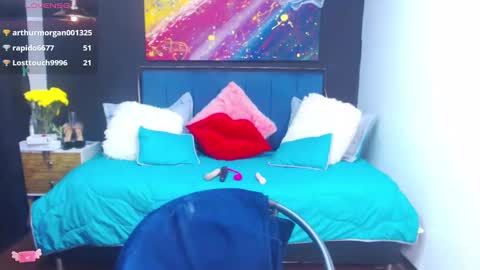 M E G A N   online show from 12.24.24