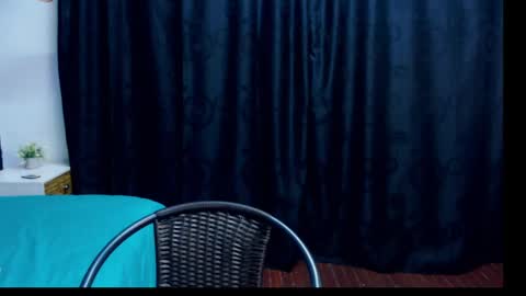 M E G A N   online show from 02.09.25